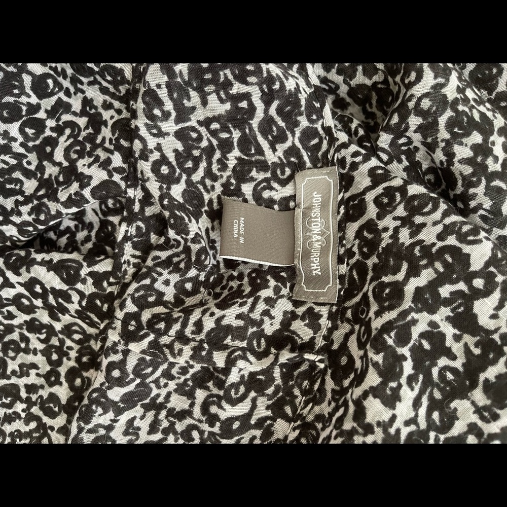 Johnston Murphy cheetah animal print black and white scarf